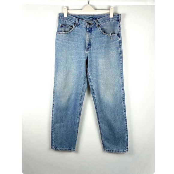 Vintage Lee High Rise Blue Jeans in a Light Blue Stone Wash • Ankle Cut • 36X30 - Picture 4 of 9